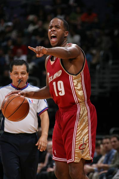 与快速反击 与快速反击